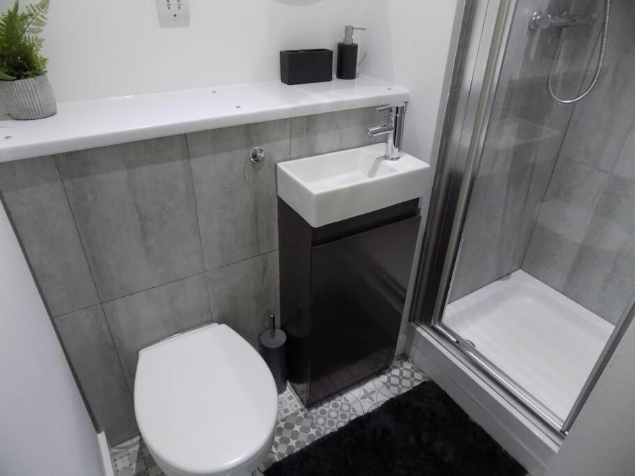 2 Bedroom Luxury City Centre Apt Lincoln Exterior photo